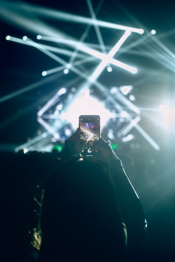 parasocial-relationships
